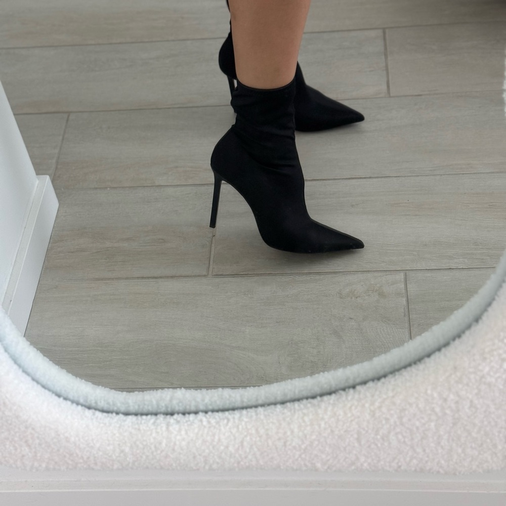 Elegant Black Stiletto Heel Boots. Size 38. Zara. Color Black. Like new